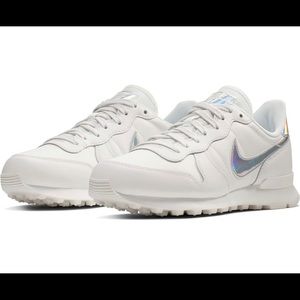 Nike Internationalist SE Sneaker size 7.5